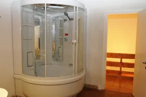 Villa mit Pool und Spa - Image 4