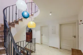Vacation home for up to 10 people with 4 bedrooms, 210m², large garden - Image 3