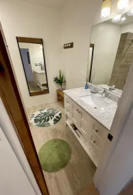 Clearview Villas (LOWER): Casual, Bright, Steps from Sea, Great for families! - Image 5