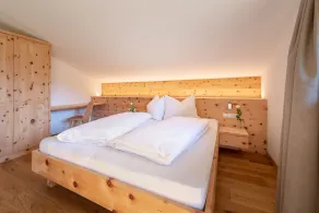 Moosbichlerhof apartment 70 m2 with 2 bedrooms, terrace, pool, Merano Card - Image 5