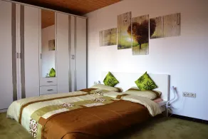 Spacious vacation apartment with private entrance in a quiet location. - Image 3
