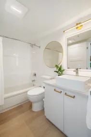 Relaxing Getaway In Water View Home, Close To Seawall - Image 3