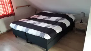 Holiday Home Friesland near the Wadden Sea with Wifi and 3 Bedrooms - Image 5