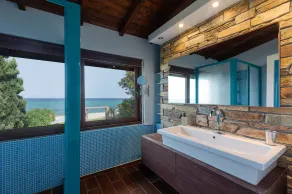 Efharis Beachfront Villa - Image 2