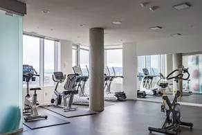 Sophari Bellevue Tower Apts - Image 4