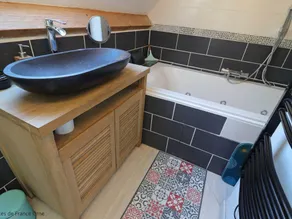 Charming cottage with enclosed garden, near equestrian center, cozy stay - Image 5