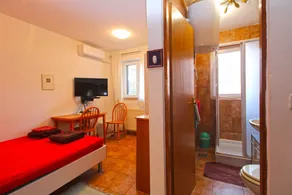 Studio with a/c - Image 5