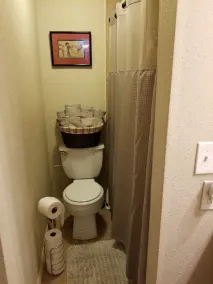 Lovely One bedroom condo with indoor fireplace. - Image 2