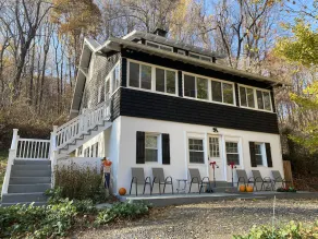 Beautiful historic 1916 Farmhouse and Country Home in the Blue Ridge Mountains  - Image 5