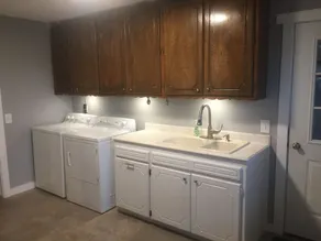 Entire Farm House near Fort Cobb Lake - completely new remodel - Image 2