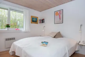 Cozy Property by Beach - Image 5