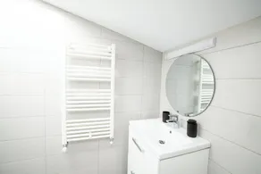 Apartment Sleeps 4 With Pets Welcome - Image 5
