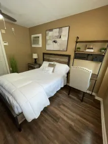 Williams Way Suites 8 Stylish suites with parking - Image 3