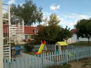 Cozy Retreat Near Loire Castles and Zoo with Private Terrace, Air Conditioning, and Parking - Image 3