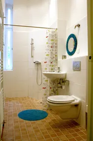 Family-friendly old Berlin apartment downtown - Image 2