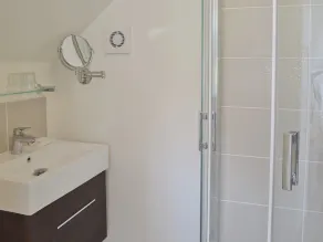 1 bedroom accommodation in Felpham, near Bognor Regis - Image 2