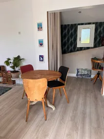 Roligt sommerhus med terrasse - Image 3
