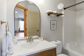 Shawnigan Hills Guest Suite - Image 2