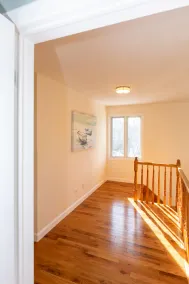 Oak Bluffs - Quiet Neighborhood - Walk to Town, Ferry, Library and more! - Image 2