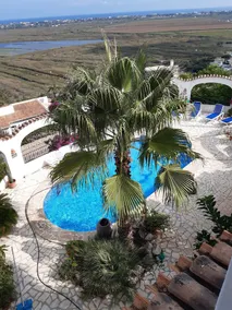 A stunning vacation home with a private pool and spectacular ocean views - Image 4
