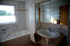 spacious apartment in the countryside, ideal starting point for cycling - Image 3