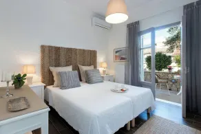 Verde Olive Three-Bedroom Holiday Home by Konnect - Image 4