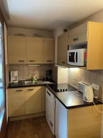 Monolocale di lusso con facile accesso alle 3 valli in una splendida città termale, connessione Wi-Fi gratuita - Image 5