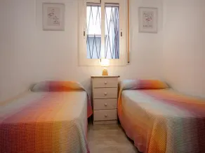 Helle 2-Zimmer-Wohnung, Klimaanlage, Parkplatz, 50 m zum Strand - Altafulla - Image 4