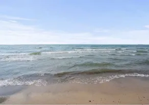 Rustic Log Cabin With A Private Beach. - Image 4