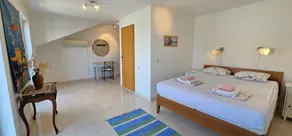 Charming family house with large terrace and gardens, 200m from the beach - Image 5