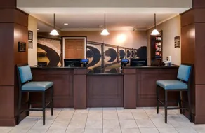 King Suite Near Airport | Pool + 24h Gym - Image 5