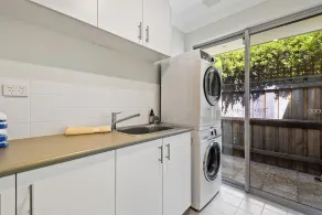3BR Family Retreat, 7 min Walk to Beach & Cafes - Image 2