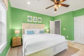 SUGAR PALM SUITE ~ Adult Only, Cozy 1 BR, 1 Ba w/ Kitchen and Community Pool! - Image 4