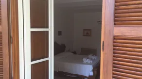 Wohnung in einer alten Villa, nur wenige Schritte vom Meer entfernt - Image 4