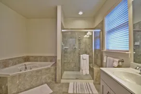 Beautiful 6 Bedroom, 4 Bath House in Bishop's Landing Community! Wifi Available, Pool, Fitness Center, Beach Shuttle, Tennis, Playground! - Image 4