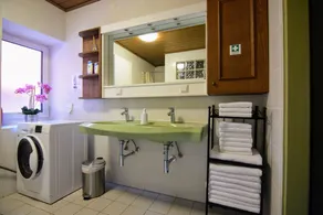 Schöne 90m² Wohnung mit Drei Zimmern am Land - Image 3