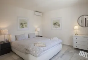 Fantastic renovated villa annex - Image 4