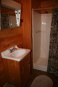 Bear Creek Lodge, Lakeside Cottage - Image 2