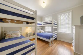 Updated in Seaside, Amazing Porches, Close to West Side Pool + 2 Adult Bikes! - Image 5