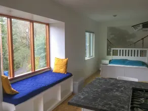New Earth Treehouse Studio with Full Kitchen & Own Deck - Image 5