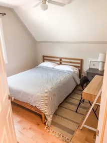 Spacious 3 bedroom cottage, sleeps 10, 4 mins to beach, 6 person sauna - Image 3