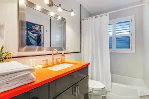 Tropical Shores Retreat - 10 Minutes to Siesta Key Beach - Image 4