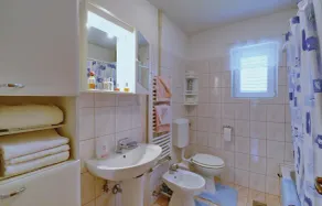 Fantastisk hus med 1 soveværelse i Marceljani - Image 2