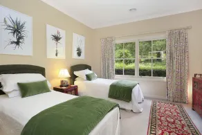 Hathaway - resort style getaway - Image 5