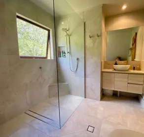 NEAR MONTVILLE ... LATE CHECK-OUT ON SUNDAYS OF 5pm ... when booking a weekend - Image 3