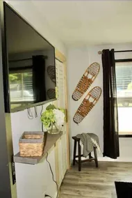 Getaway1: king Bed,Minutes from Greenbrier Bike Trail and River; Pet Friendly - Image 3