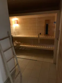 Appartamento benessere di lusso con sauna ai margini del campo per 4 persone (massimo 6 possibili) - Image 2
