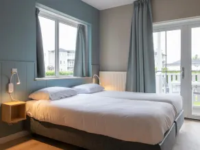 Hotel Room in Hellevoetsluis by the Beach - Image 3