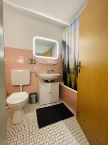 Cozy apartment in a quiet location with balcony - tourist tax and final cleaning included - Image 3
