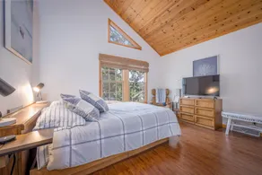 Beautiful Lakehouse with private dock on Apple Canyon Lake! - Image 5